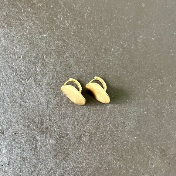 10k Yellow Gold Organic Oval Earrings - Picture 4 of 4